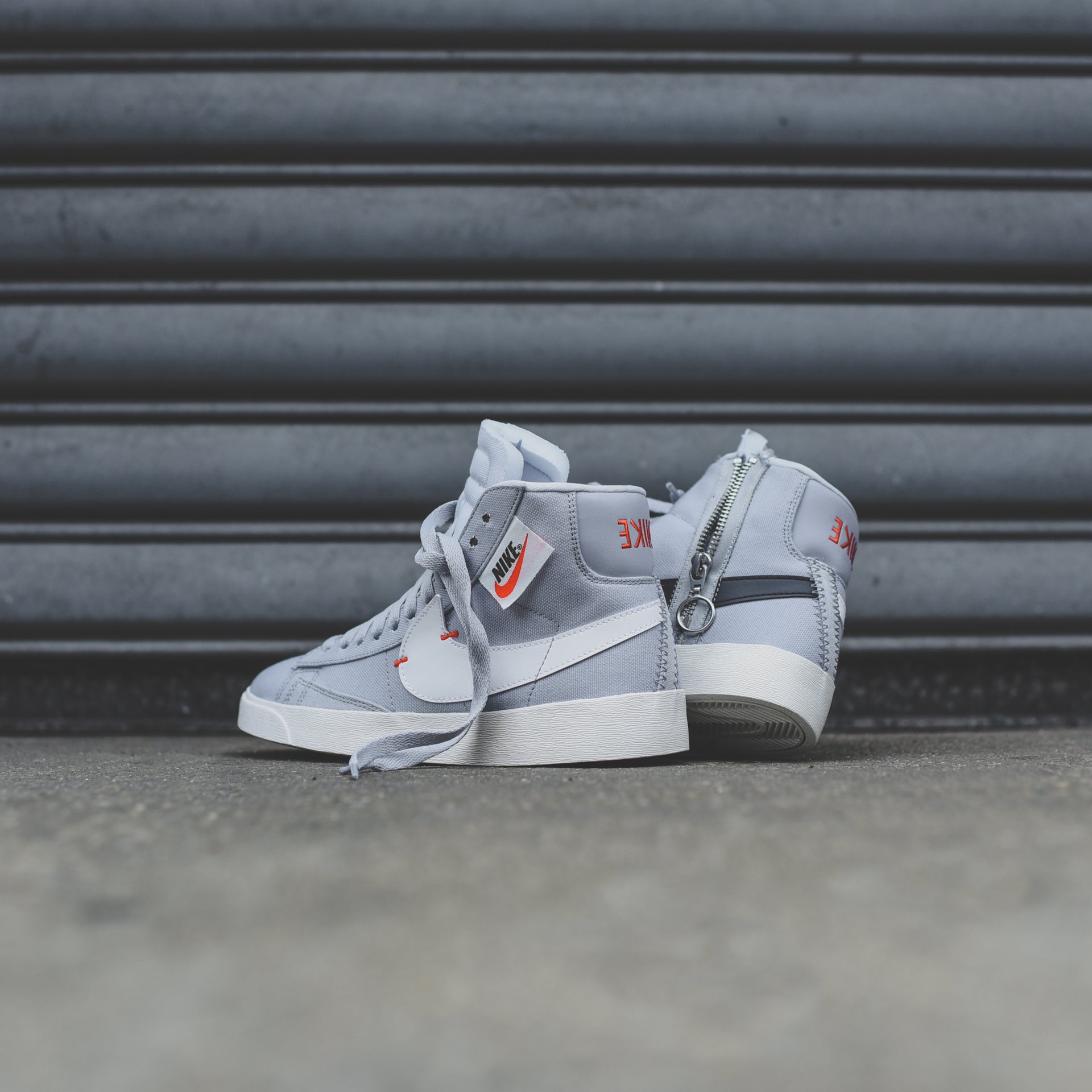Nike WMNS Blazer Mid Rebel - Wolf Grey / Pure Platinum