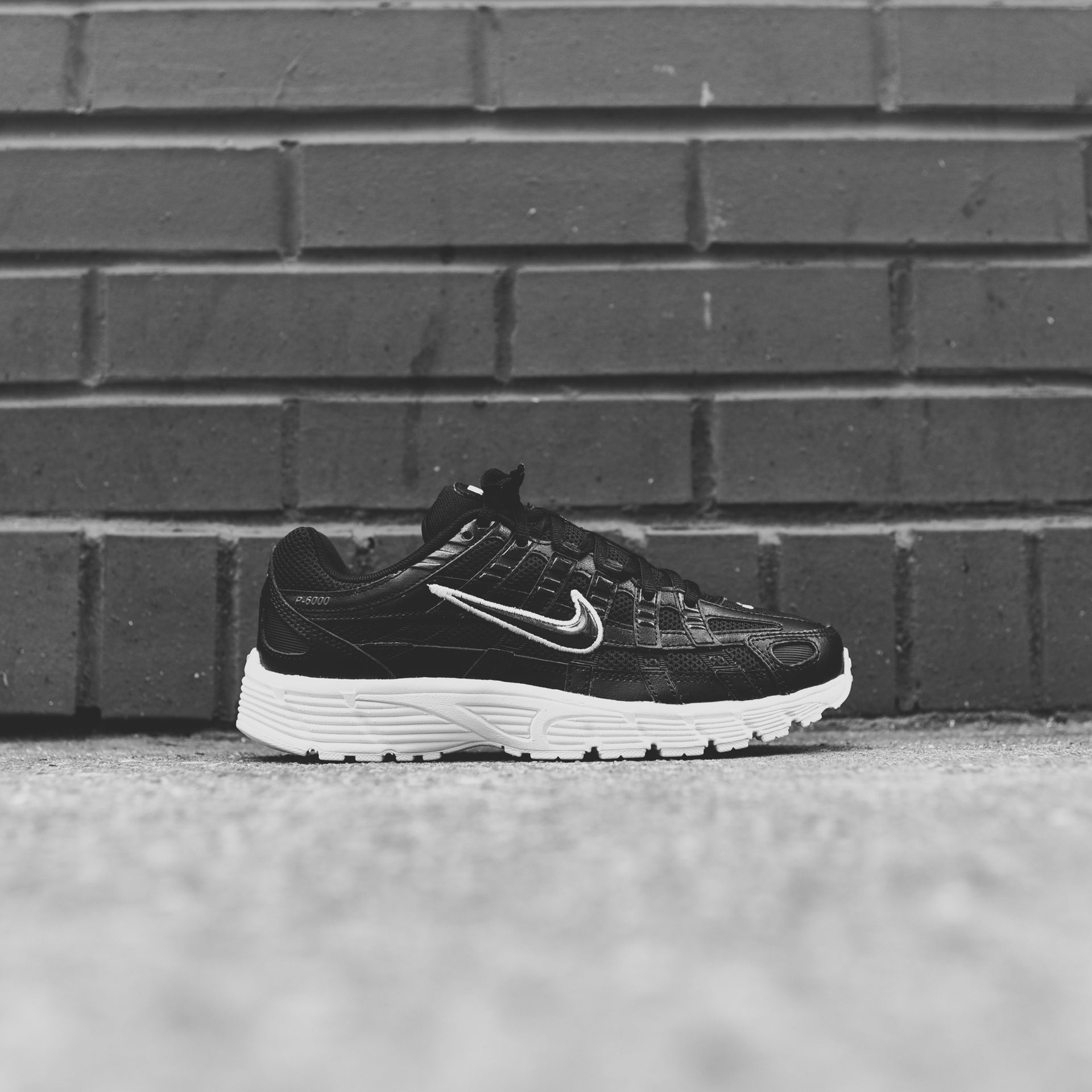 Nike WMNS P-6000 - Black / Anthracite / White