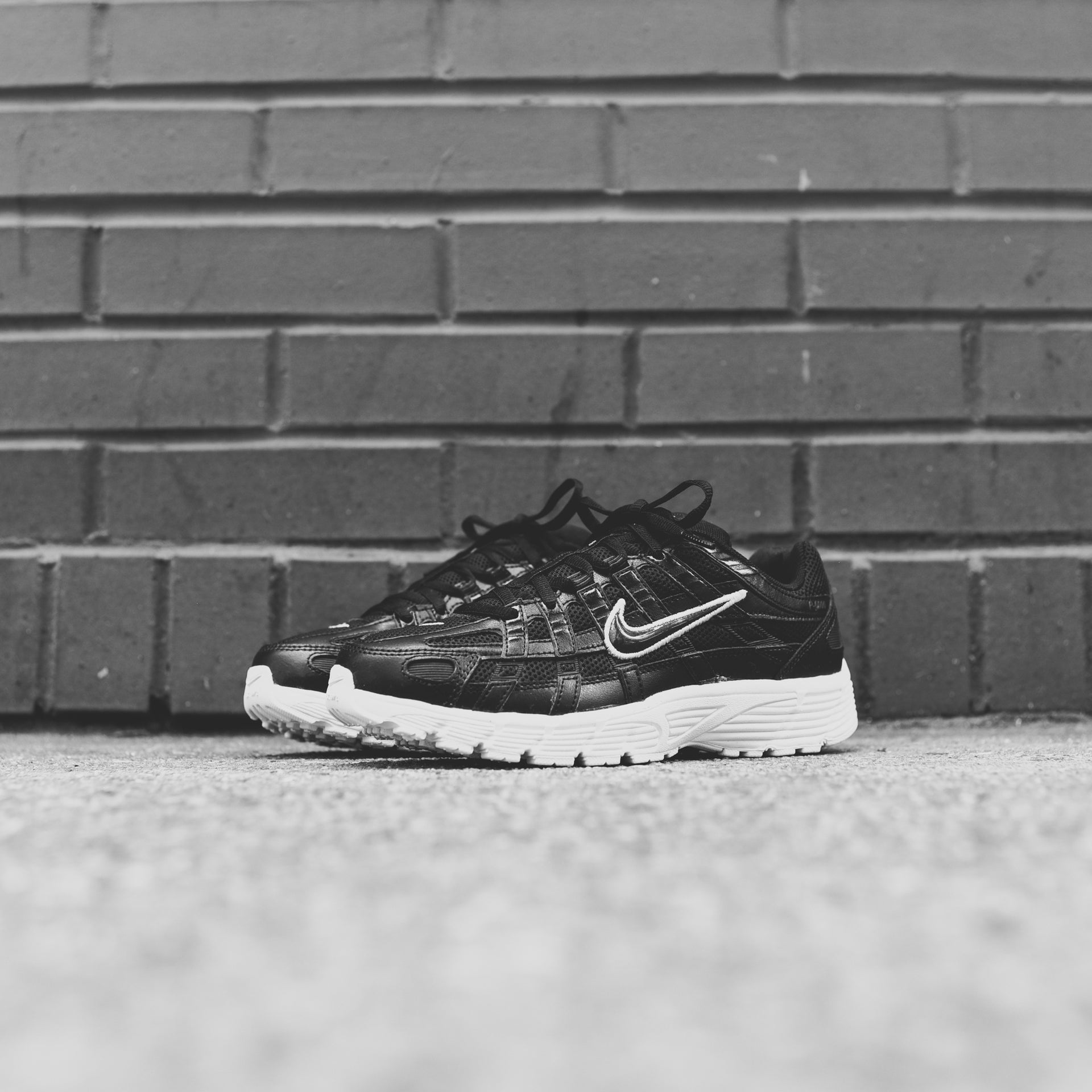 Nike WMNS P-6000 - Black / Anthracite / White