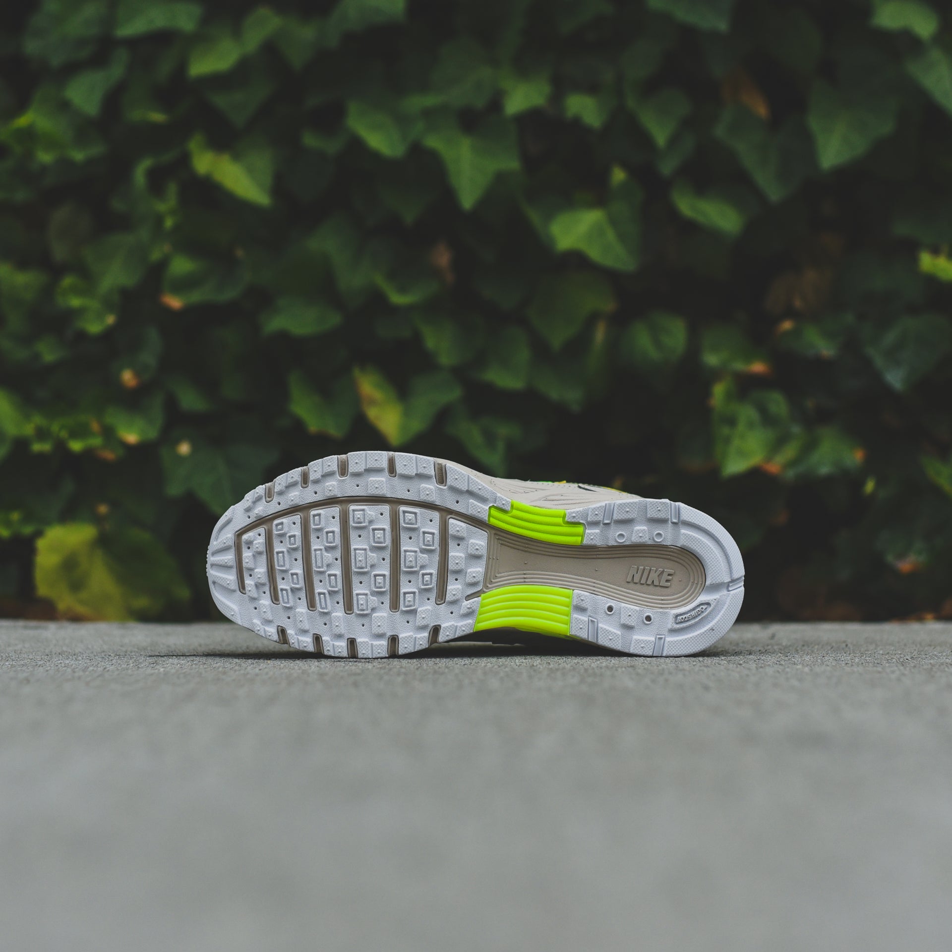 Nike WMNS P-6000 - Luminous Green