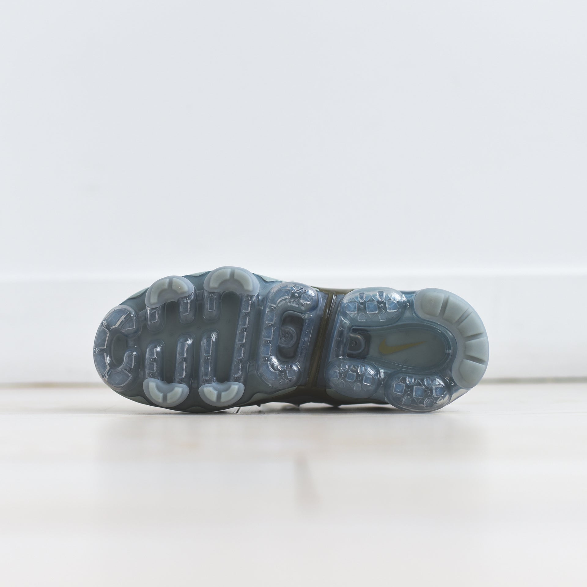 Nike WMNS Air VaporMax Plus - Grey