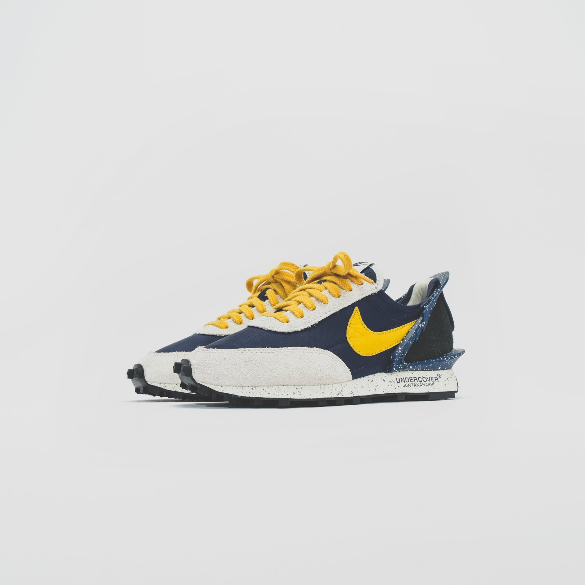 Nike x Undercover WMNS Daybreak - Obsidian / Gold Dart / Sail