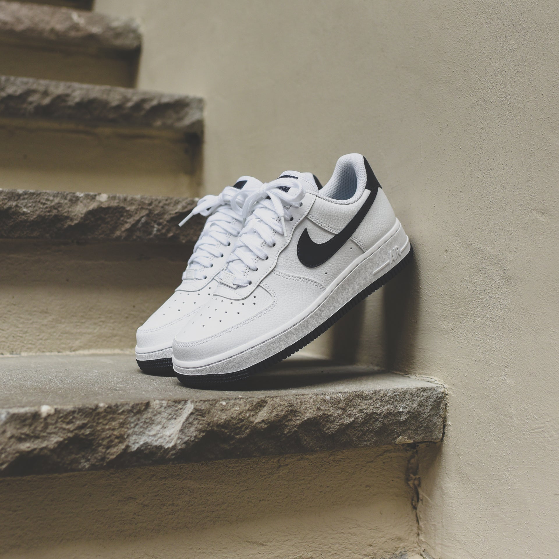 Nike WMNS Air Force 1 '07 - White / Obsidian White / Ocean Cube