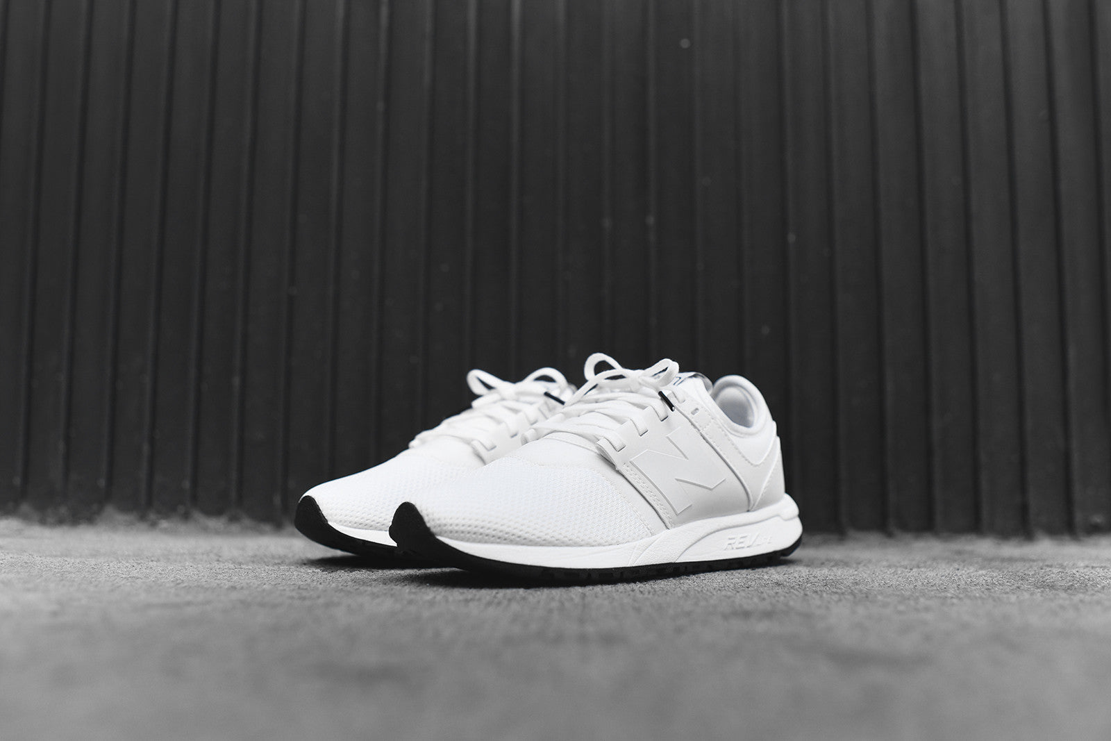 New Balance WMNS RL247FB - White