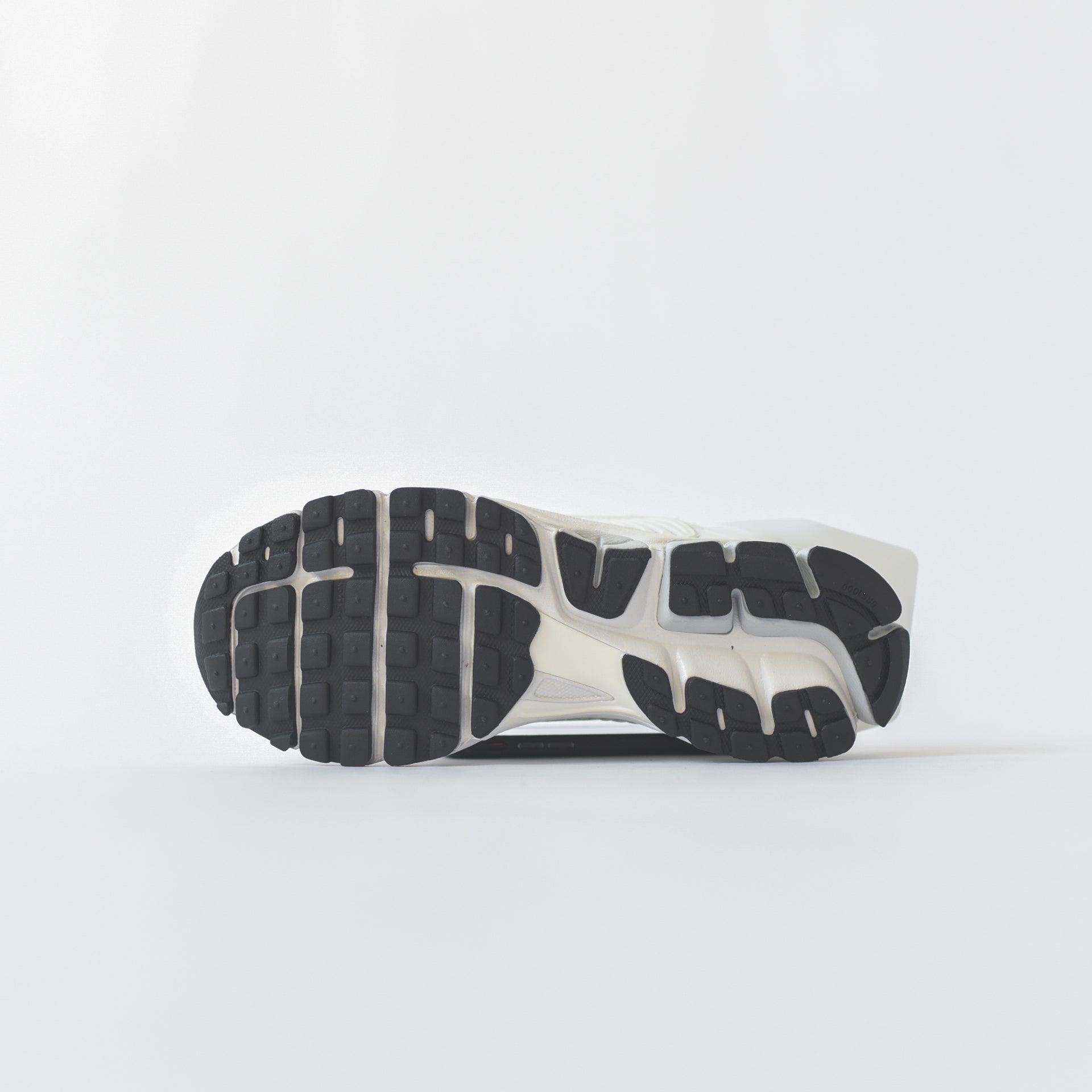 Nike x ACW Zoom Vomero 5 - Sail / Off White / Summit