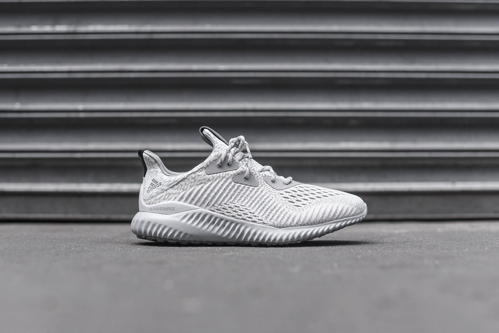 Adidas alphabounce outlet white and grey