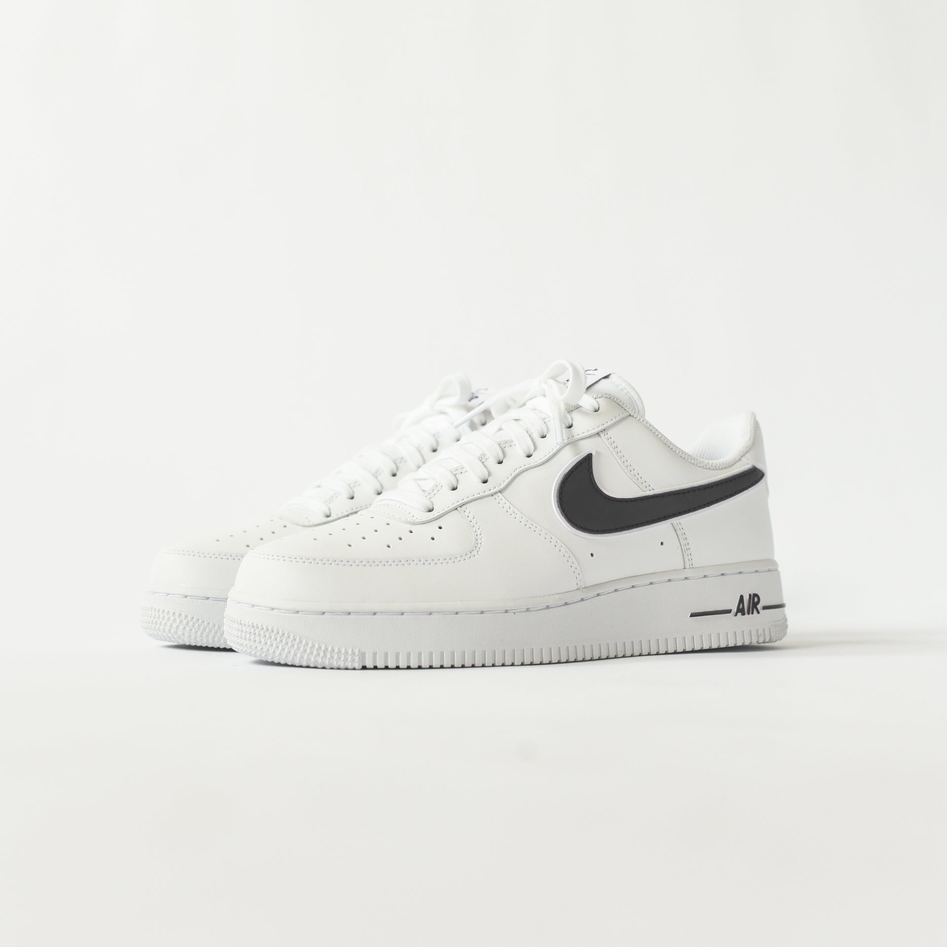 Nike Air Force 1 '07 Low - White / Black