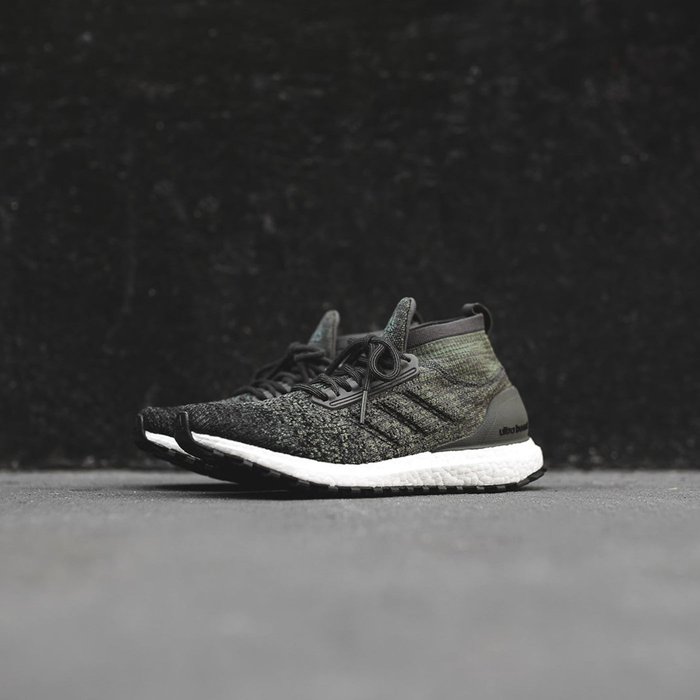 adidas UltraBoost AT - Grey / White
